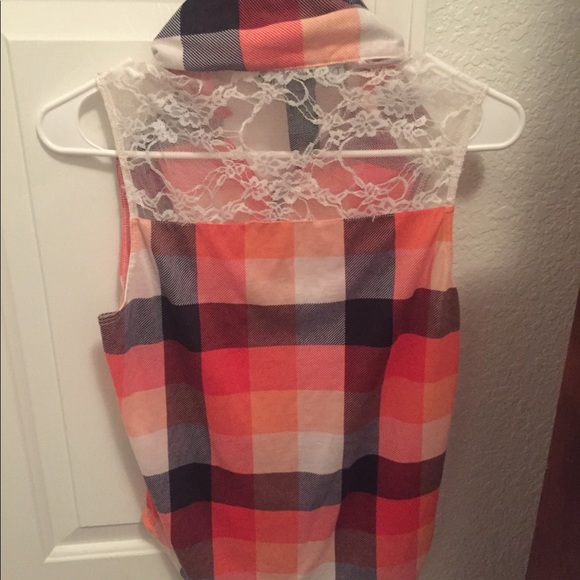 Super cute patterned top - Picture 2 of 3